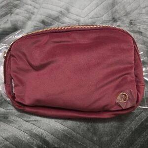 Lululemon Athletica Velvet Velour Belt Bag NWT
